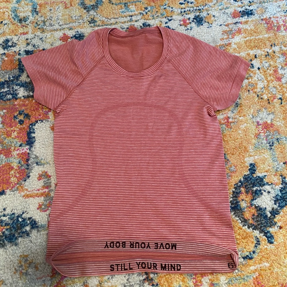 LULULEMON SWIFTLY TECH SHORT SLEEVE SHIRT 2.0 *RACE LENGTH size 6